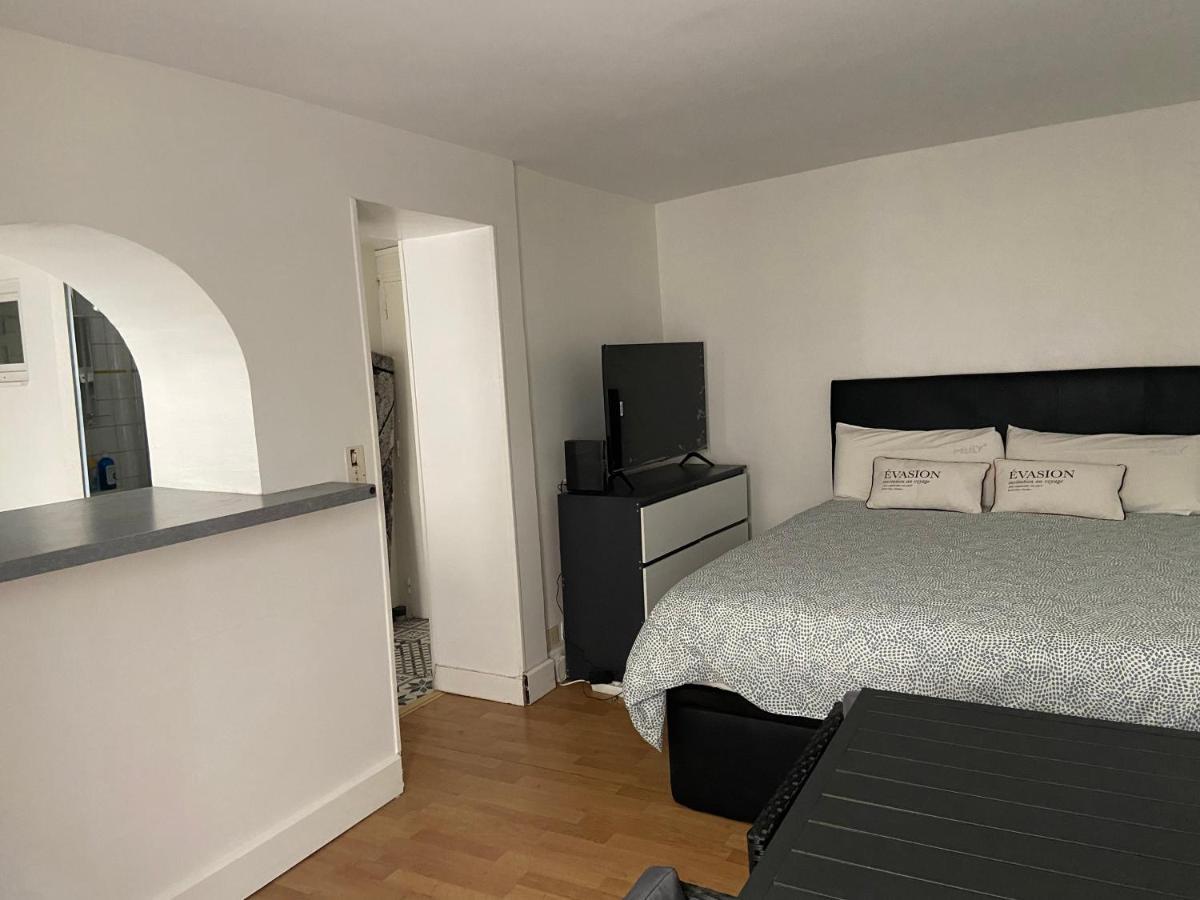 Tres Bel Appartement Montmartre Paris Exterior foto